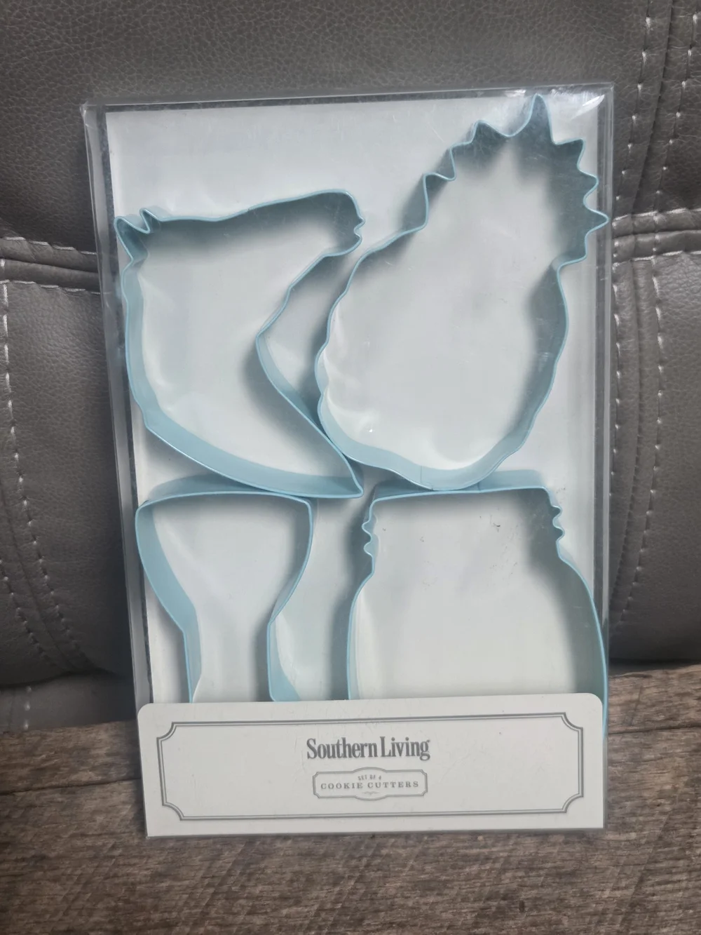 Adorable Southern Living Stainless Steel Cookie Cutter Set - Light Blue ~ Bin O
